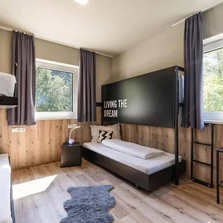 Contiki Haus Schoeneck * Хопфгартен-им-Бриксенталь