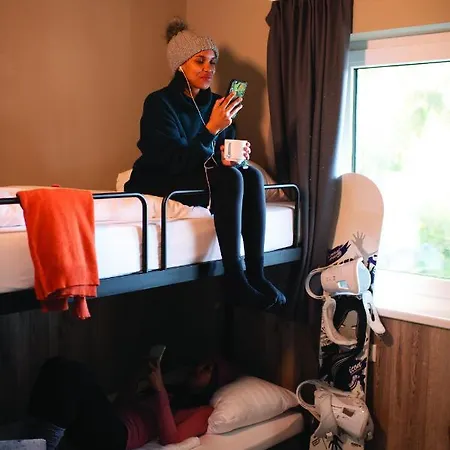 Хостел Contiki Haus Schoeneck *