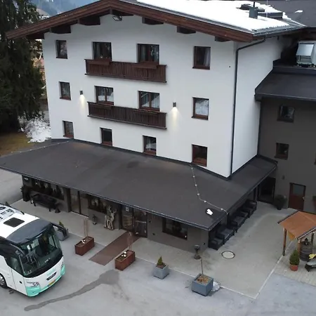 Contiki Haus Schoeneck * Хопфгартен-им-Бриксенталь