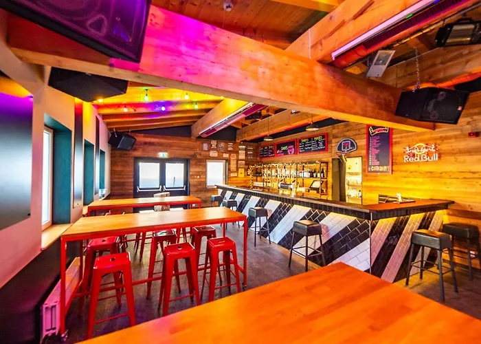 Contiki Haus Schoeneck ホステル