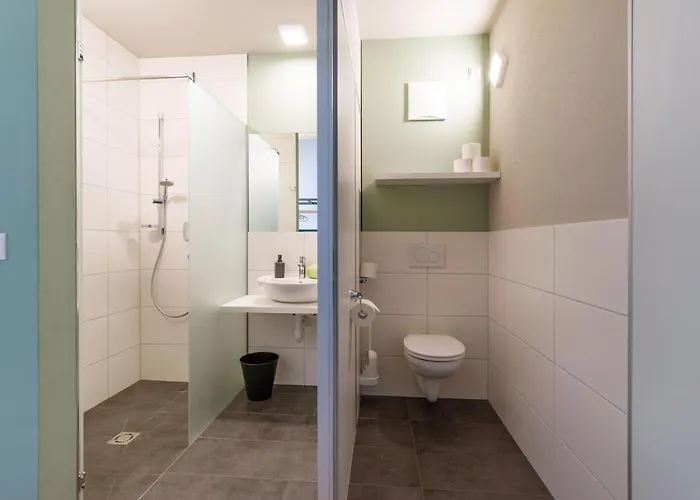 Contiki Haus Schoeneck Hostal